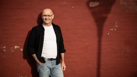 Nyvalgt SF-teolog er skeptisk over for præstetilbud til politikere: "Der ligger kirker i gåafstand fra Christiansborg"