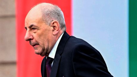 Ungarns præsident afsætter sig selv efter pres fra Péter Magyar