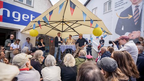 Altinget tændte mikrofonen, mens I tog på ferie: Her er fire podcast, du skal lytte til