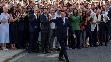 Andy Burnham præsenterer sin regering: Stephen Kinnock bliver minister for Wales