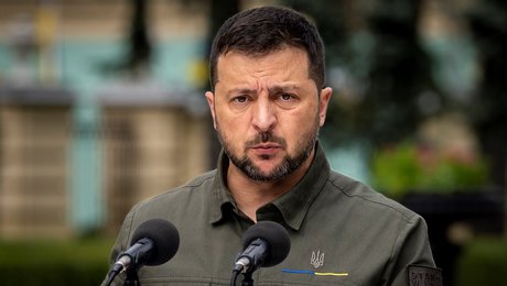 Zelenskyj fyrer forsvarschef efter flere dages protester