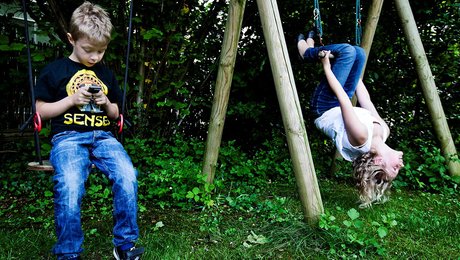 Nordisk ngo: Her er de nordiske erfaringer, vi kan bruge til at beskytte børn og unge bedre på nettet