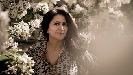 Özlem Cekic: Danskernes druk er ekstrem. Vores berøringsangste politikere må gribe ind