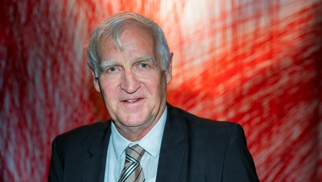 Tidligere DIF-formand dvæler sjældent ved sine nederlag. Men hans pudsige biografi fortæller en større historie om idrætten