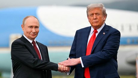 Britisk journalist fører os helt ind i gabet på rovdyr som Trump og Putin