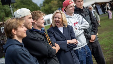 Toppolitikere søgte ungdommens gunst med atomkraft og fællesskaber på folkemøde