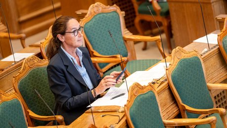 Alternativet fyrer Signe Wennebergs rådgiver efter tre måneder