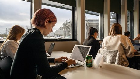 Over halvdelen af danskerne vil forbyde AI i gymnasiet