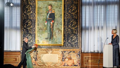 Kongens portrætmaler har nu noget til fælles med en af verdens største popstjerner