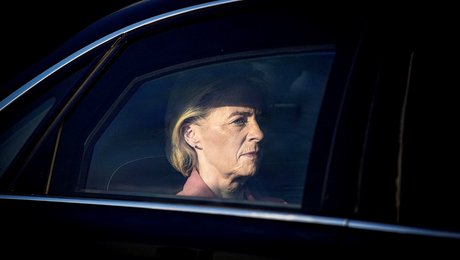 Militærchefens besøg var det første af slagsen. Han bragte en advarsel til EU