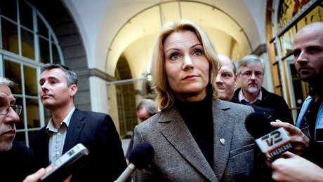 De har spillet en central rolle i 50 års magtkampe. Men nyt oprør sår tvivl om kaffeklubbernes fremtid