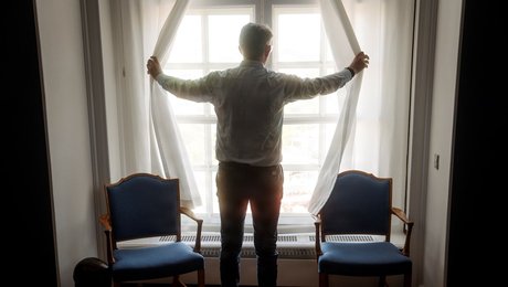 Han har problemer nok herhjemme. Men når Troels Lund ser ud over Europa, bliver han for alvor bekymret