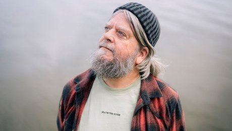 Anders Lund Madsen vinder pris for tale til sin afdøde bror