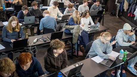 Danske Skoleelever og DI: Et flertal vil forbyde AI i skolen, men det er den forkerte vej at gå