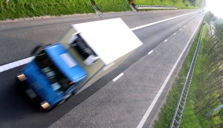 Vognmænd flygter ud af landet