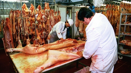 Slagterier: God idé med privat kødkontrol