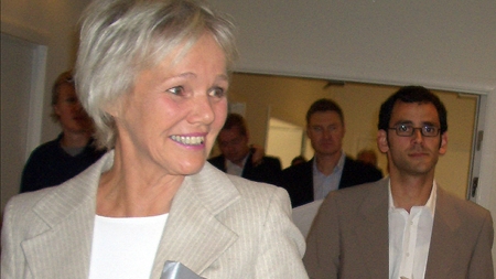 S holder Karen J. op på løfte om Gellerup