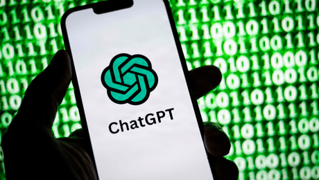 Ny rapport viser, at AI er rykket ind i børneværelserne. Regeringen er klar til aldersgrænser på chatbots