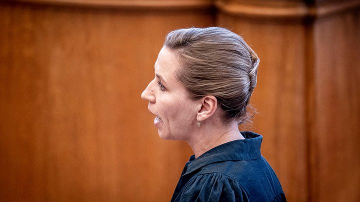 Mette Frederiksen vil drøfte Tjenestemandsreformen, når sygeplejerskekonflikt er overstået