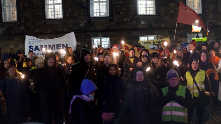 Boligminister roser ghettoloven, men demonstranter vil have den afskaffet: ”Fingrene væk fra mit hjem”