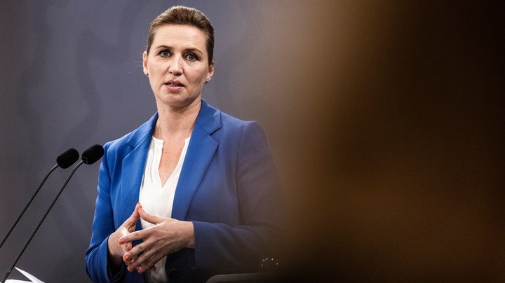 S giver sin egen statsminister en næse – men mener ikke, hun har begået fejl i minksagen