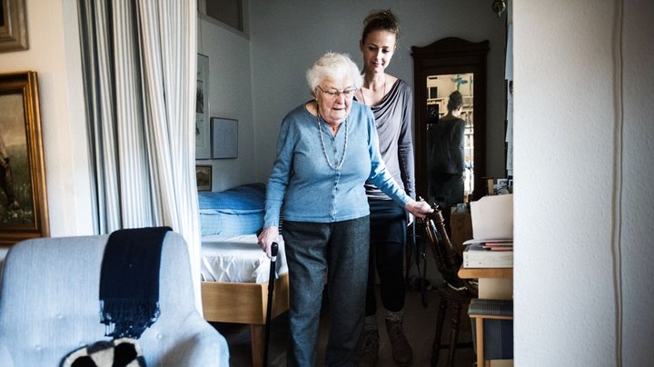 Finansministeriet med forsigtigt bud: I 2030 mangler over 18.000 sosu’er og pædagoger