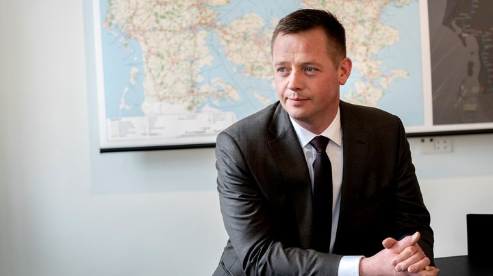 Transportminister varslede ladestrategi for lastbiler inden sommerferien: Nu vil han vente på EU  