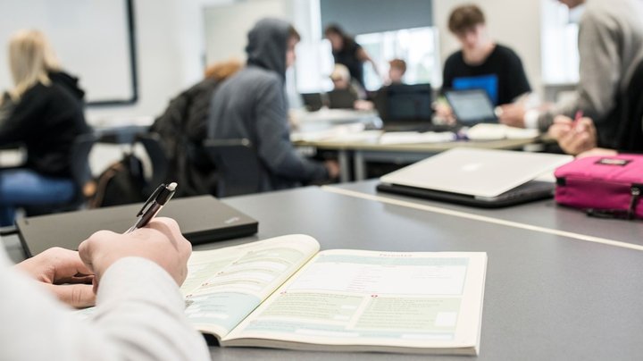 Erhvervsorganisation: Få de trykte bøger tilbage i skoleundervisningen nu