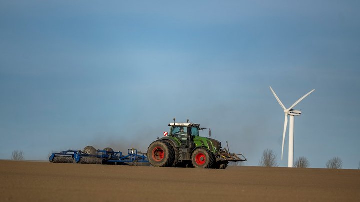 LandboUngdom: Landbrugets omstilling er blevet en verbal skyttegravskrig. Danmark fortjener bedre