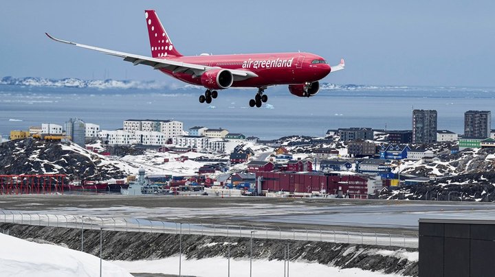 Direktør hos Grønlands lufthavne stopper