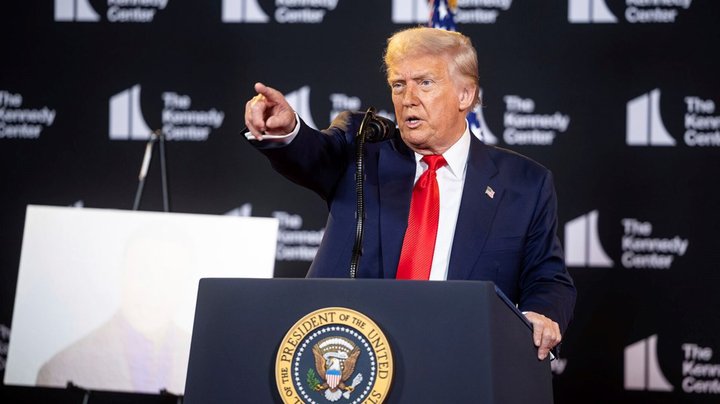 DM: Når Trump vil styre museerne, truer han kulturens frihed og demokratiet
