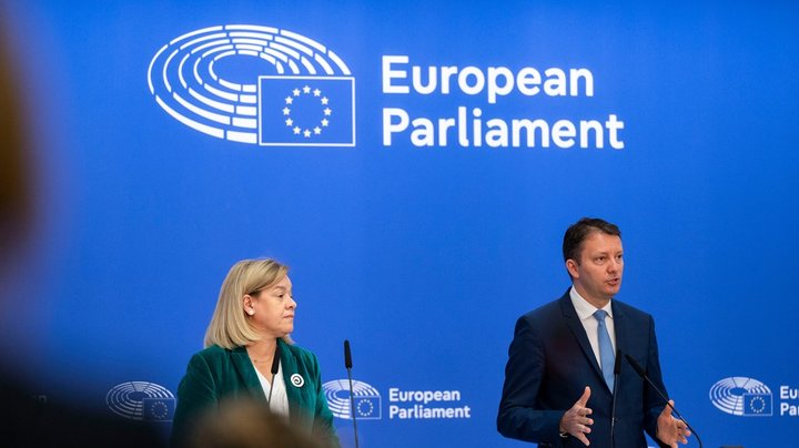 EU-parlamentarikere strammer budgetskruen: Større, bredere, hurtigere