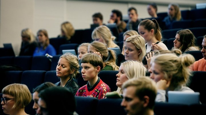 Studerende: Drømmen om AI-besparelser på universiteterne vil koste os både trivsel og retssikkerhed