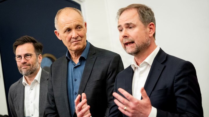 Kommunernes budget eksploderer på det mest betændte område. Men Christiansborg stikker hovedet i busken