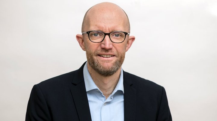 Idrættens organisationer har ikke sat kursen, så nu driver sektoren rundt i det politiske dødvande