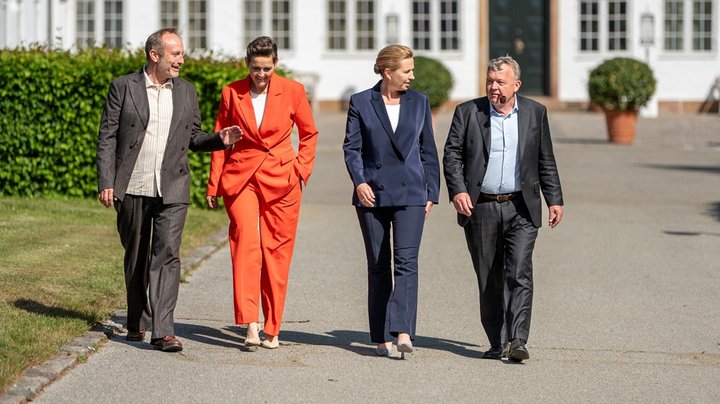Ændringer af kontanthjælp, flytning af handicapindsatser og ”styrket” værdighedsreform: Det vil firkløverregeringen på socialområdet