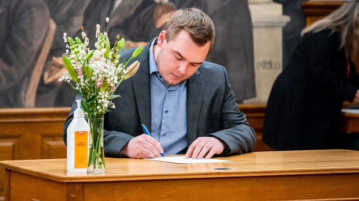 Ordførerkabale hos S forstærker Mette Frederiksens problemer