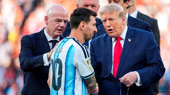 Vil du forstå Infantino, Messi og Trump? Her er syv bøger om fodboldens (politiske) udvikling