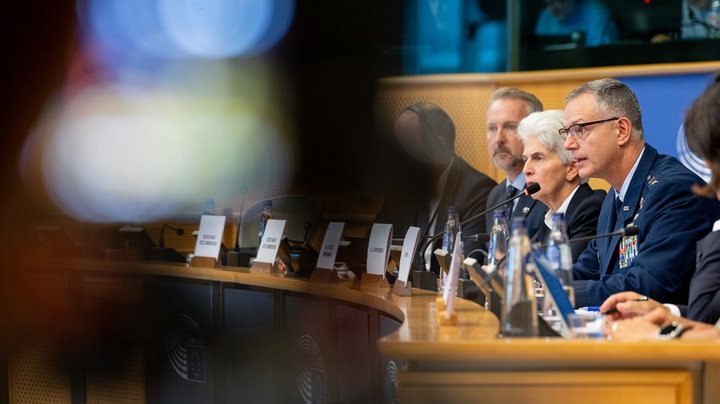 Sabotage, hærværk, cyberangreb og droner: Hybridkrigen raser over Europa