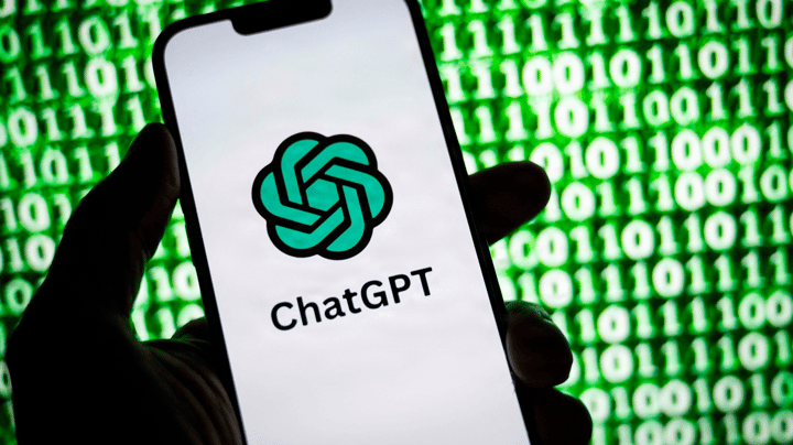 Ny rapport viser, at AI er rykket ind i børneværelserne. Regeringen er klar til aldersgrænser på chatbots