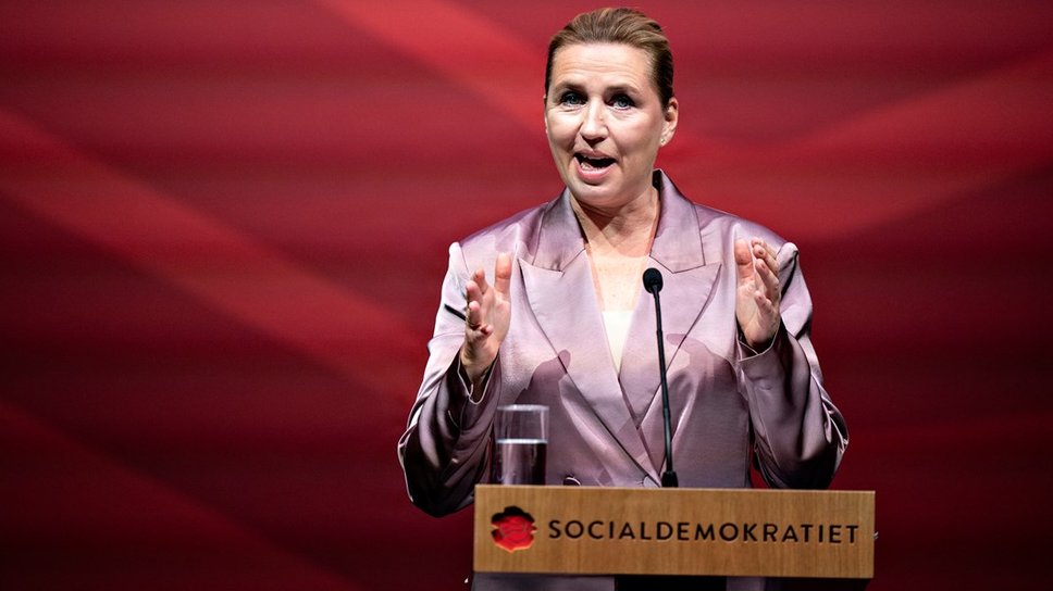 Mette Frederiksen vil hamre kronprinsesnakken i jorden