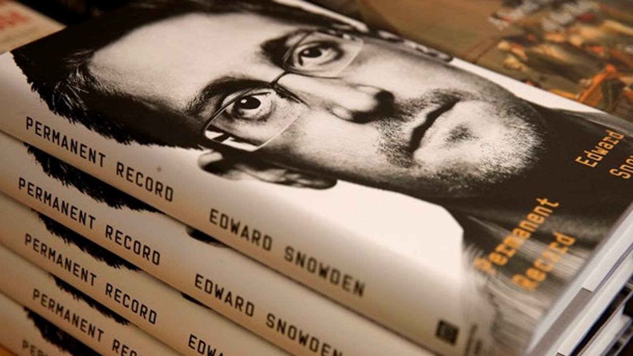 Selvforkælelse Udløbet vejledning Snowden-bog anmeldt: Vellykket indblik i sympatisk nørd, der har skrevet  historie - Altinget - Alt om politik: altinget.dk