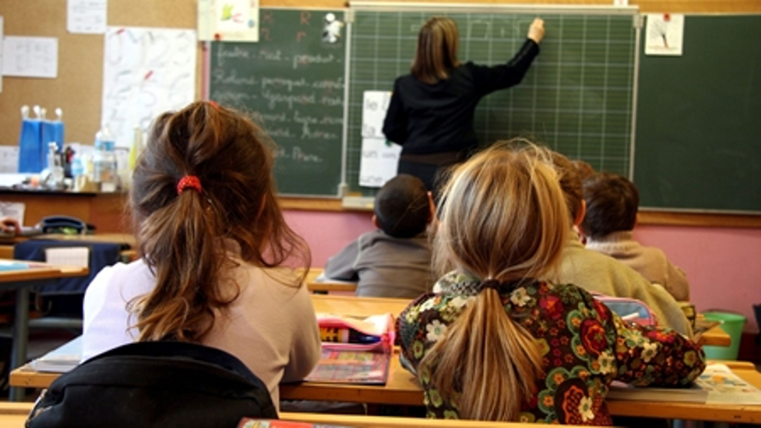 Forældreorganisation advarer mod at implementere rejseholdets anbefaling om større skoler.