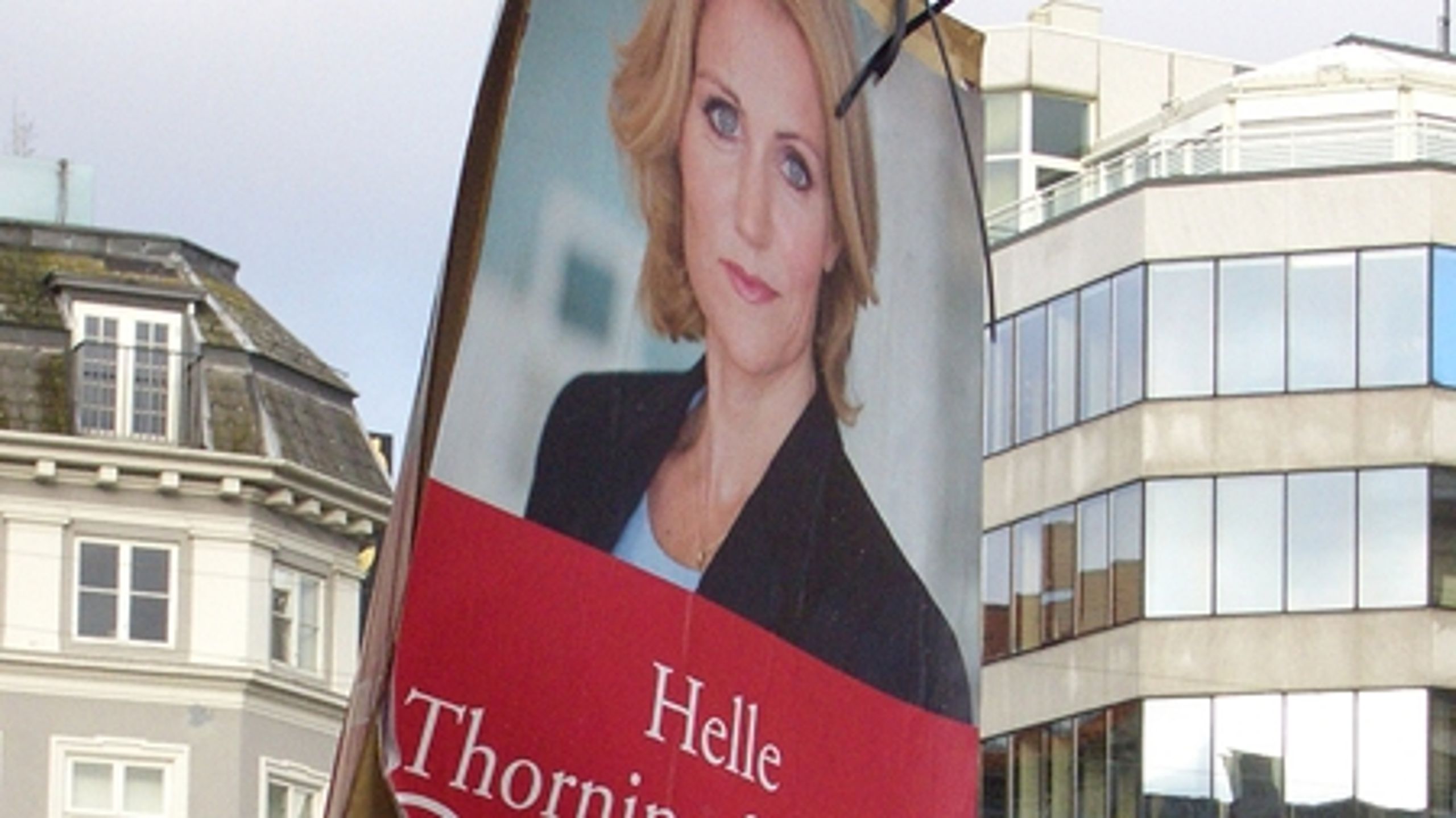 I juli-august hentede S præcis 1,8 mandater blandt de vælgere, der ved valget i 2007 stemte V og dengang sendte Helle Thorning-Schmidt på oppositionsbænken. 