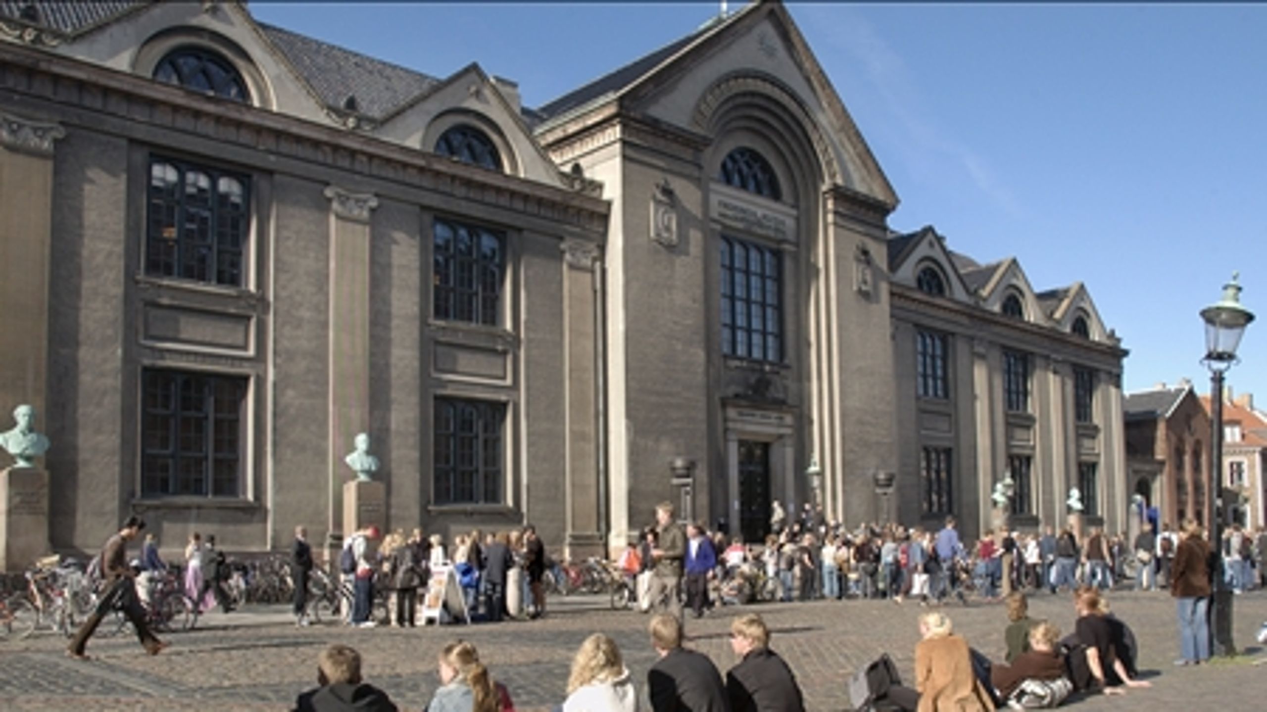 Novo Nordisk donerede tidligere på året et stort beløb til Københavns Universitet. I fremtiden vil staten belønne universiteterne yderligere, hvis de tiltrækker private midler. Vælgerne er imidlertid imod sådan en ordning.