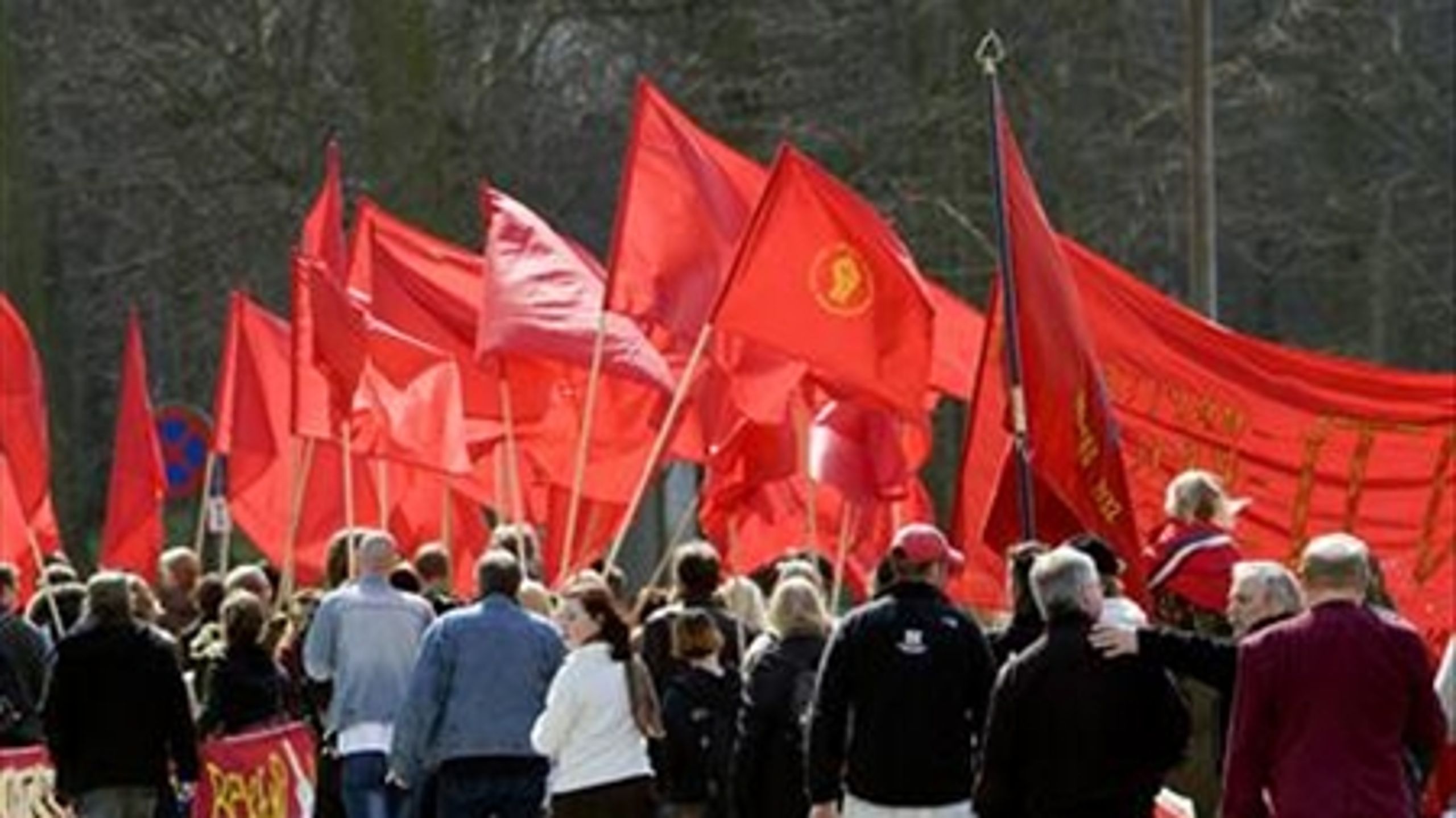 Regeringen har erklæret fagbevægelsen krig, mener professor Henning Jørgensen, og regeringen står til at vinde, for medlemmerne drysser ud af fagforeningerne.