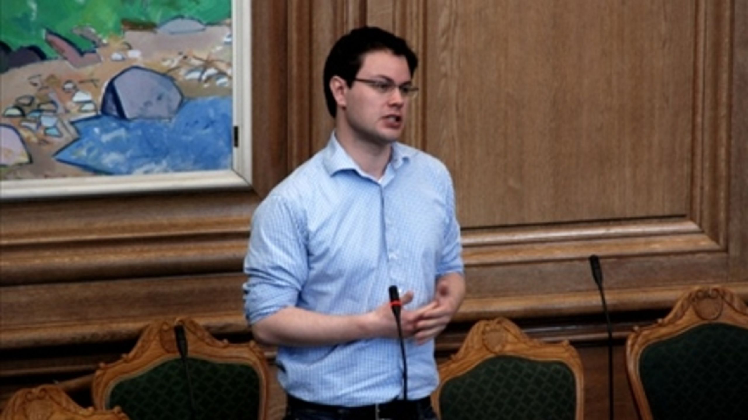 SF's universitetsordfører Jonas Dahl under en debat i folketingssalen.