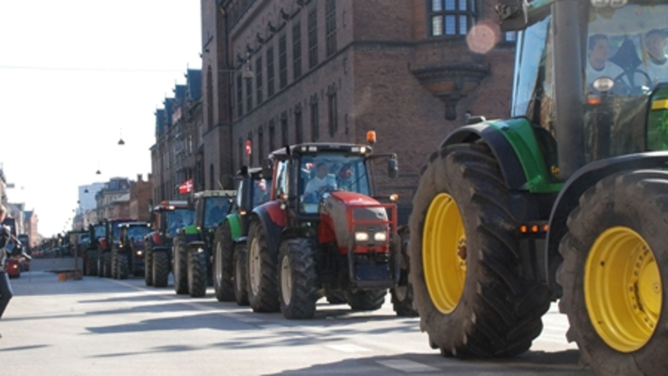Traktorer på vej mod Christiansborg. En af fødevareårets mest opsigtsvækkende begivenheder.