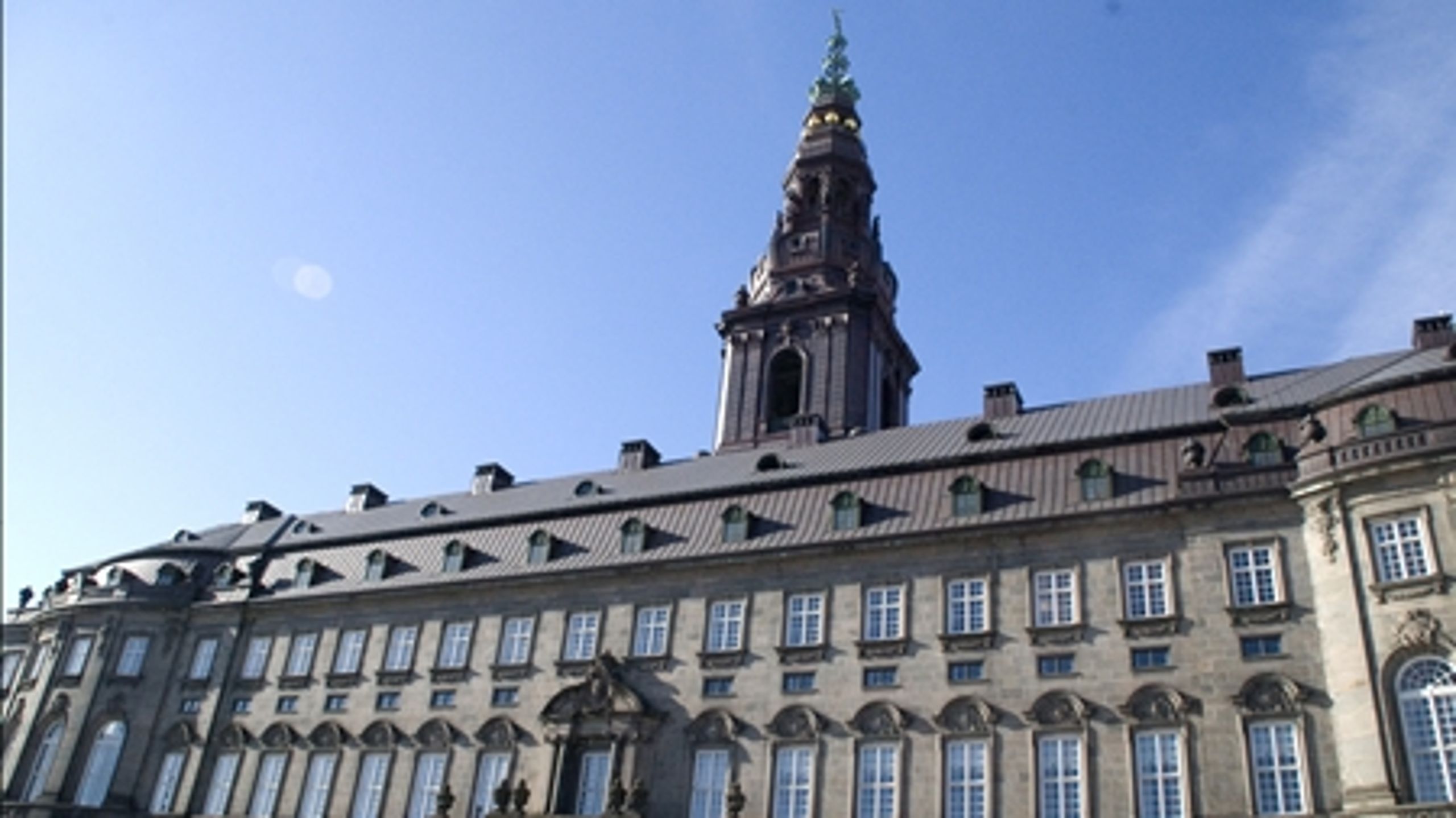 Christiansborg: Bliver i højere og højere grad en fæstning for de højtuddannede, mens faglærte og ufaglærte får sværere og sværere ved at indtage Borgen.