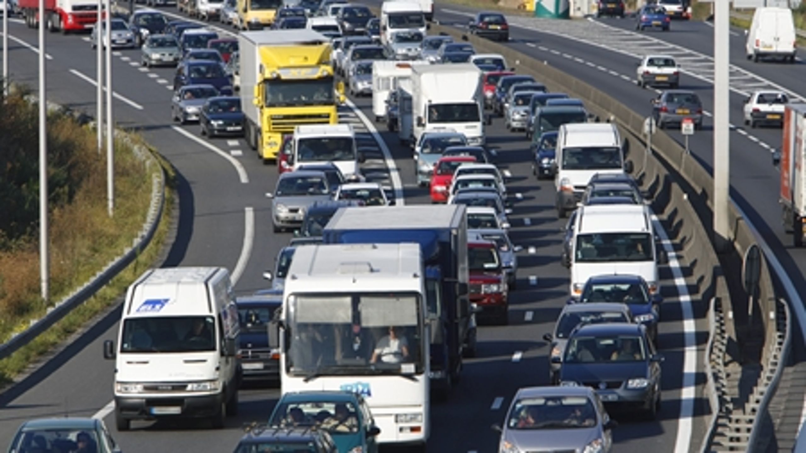 Vejdirektoratet har ikke godt nok øje for andre løsninger på trafikproblemer end at udbygge vejnettet, lyder kritikken fra Rådet for Bæredygtig Trafik.